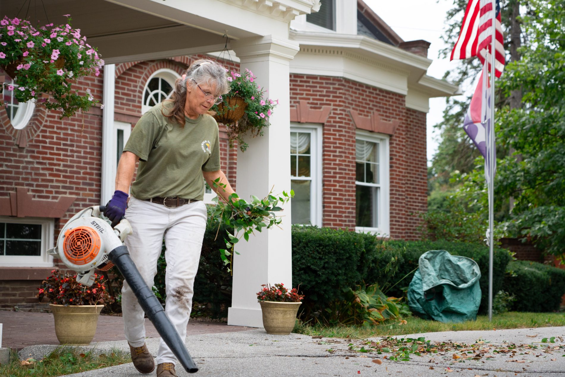 Garden Bed Maintenance by Norwalk Seasonal Services
